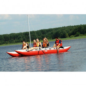 Мачта с креплением на катамаране